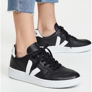 Veja V-10 sneakers in black/white